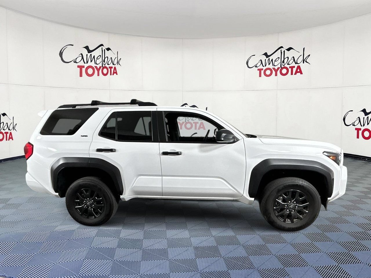 Used 2025 Toyota 4Runner SR5 AWD/4WD image 8