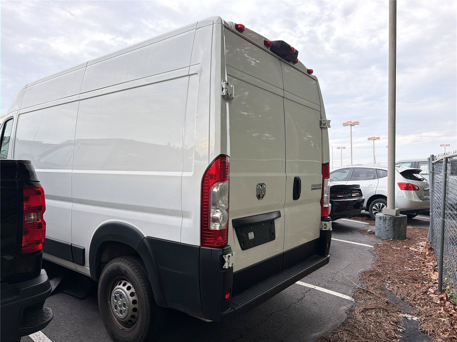 Used 2025 RAM ProMaster 2500 w/ Convenience Group FWD image 4