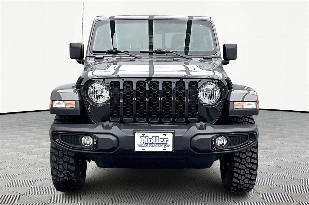 Used 2022 Jeep Gladiator Willys image 3