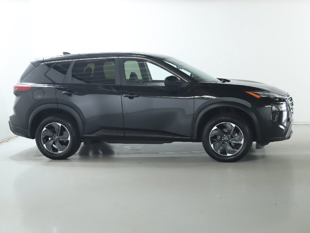 Used 2024 Nissan Rogue SV AWD/4WD image 11