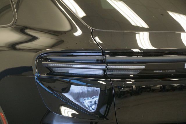 New 2026 Porsche Macan 4S Electric AWD/4WD image 6