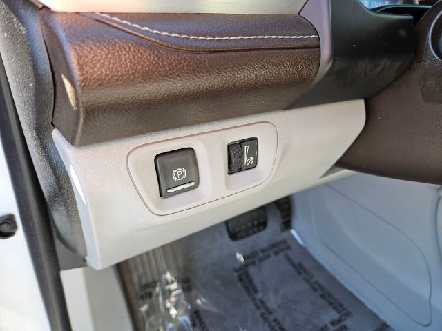 Used 2020 GMC Acadia SLT w/ Trailering Package AWD/4WD image 30