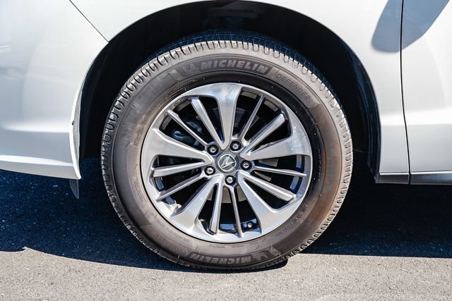 Used 2017 Acura RDX w/ Advance Package AWD/4WD image 11