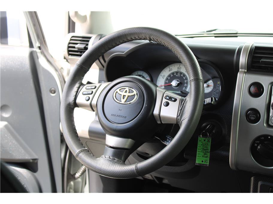 Used 2012 Toyota FJ Cruiser 4WD w/ Convenience Pkg image 15