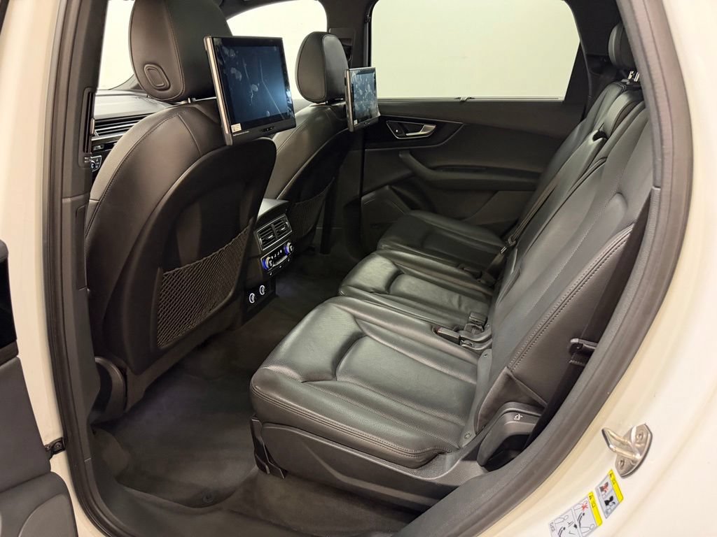 Used 2019 Audi Q7 3.0T Prestige AWD/4WD image 32