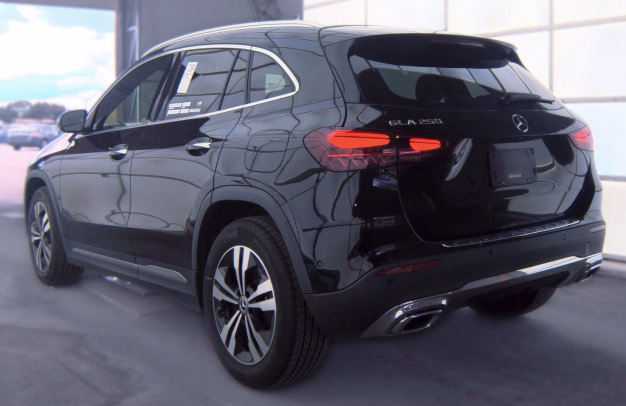 Used 2025 Mercedes-Benz GLA 250 image 9