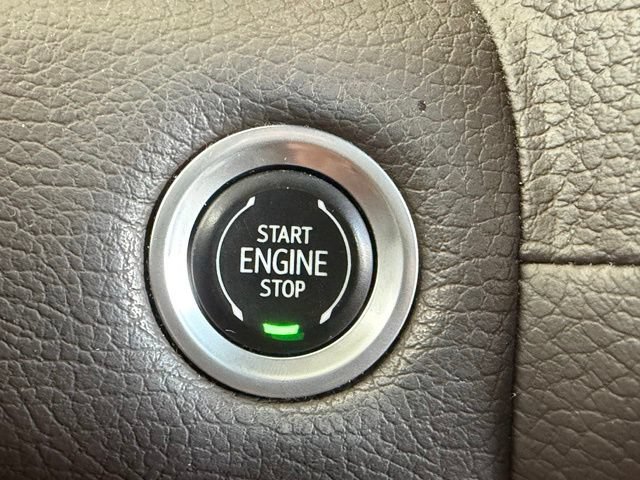 Used 2022 GMC Yukon Denali w/ Denali Premium Package RWD image 18