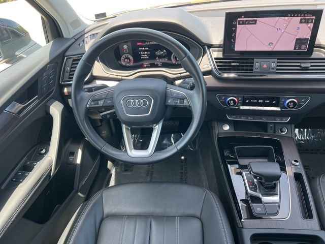 Used 2023 Audi Q5 2.0T Premium Plus w/ Premium Plus Package AWD/4WD image 11