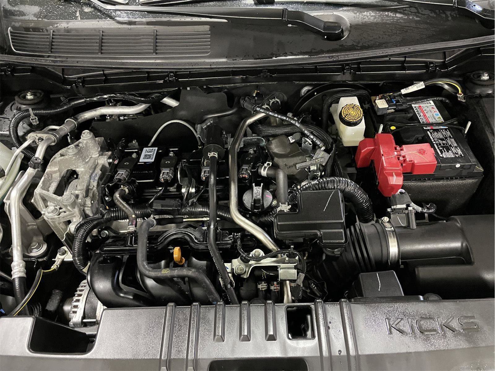 Used 2025 Nissan Kicks SV image 11