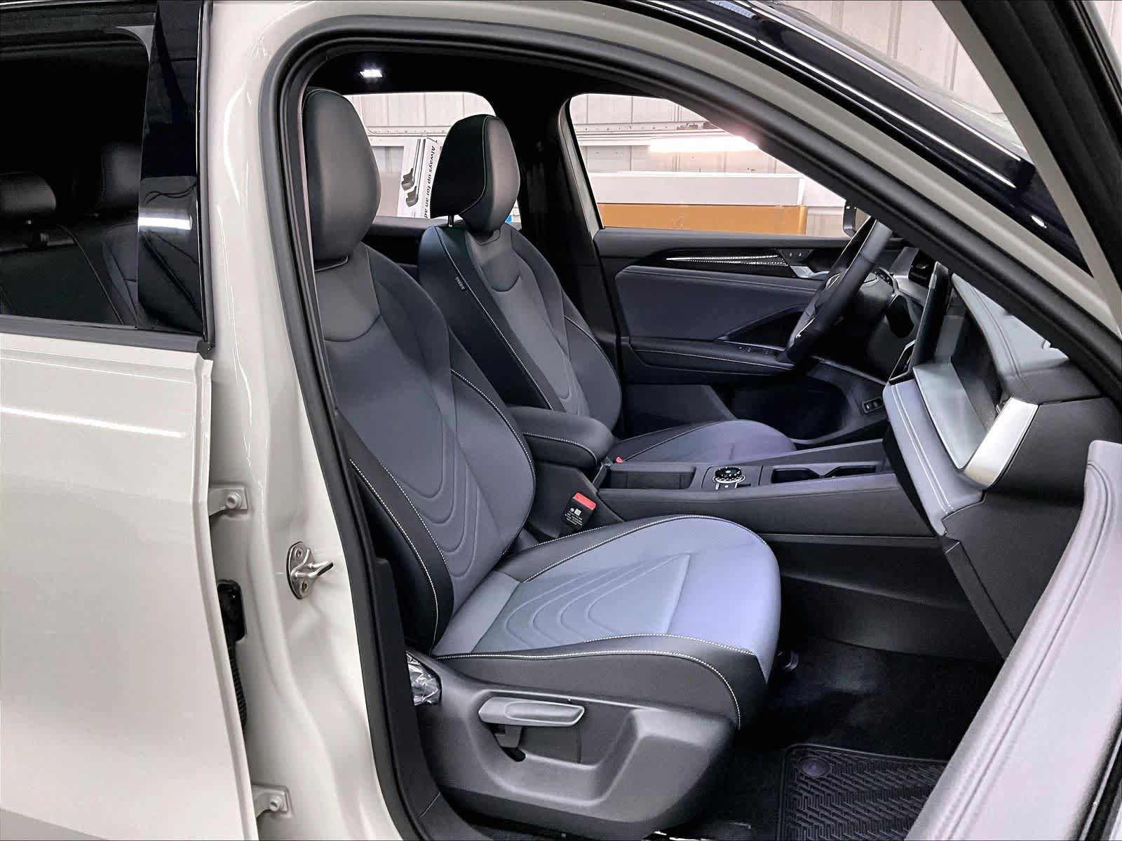 New 2026 Volkswagen Tiguan SE R-Line AWD/4WD image 31