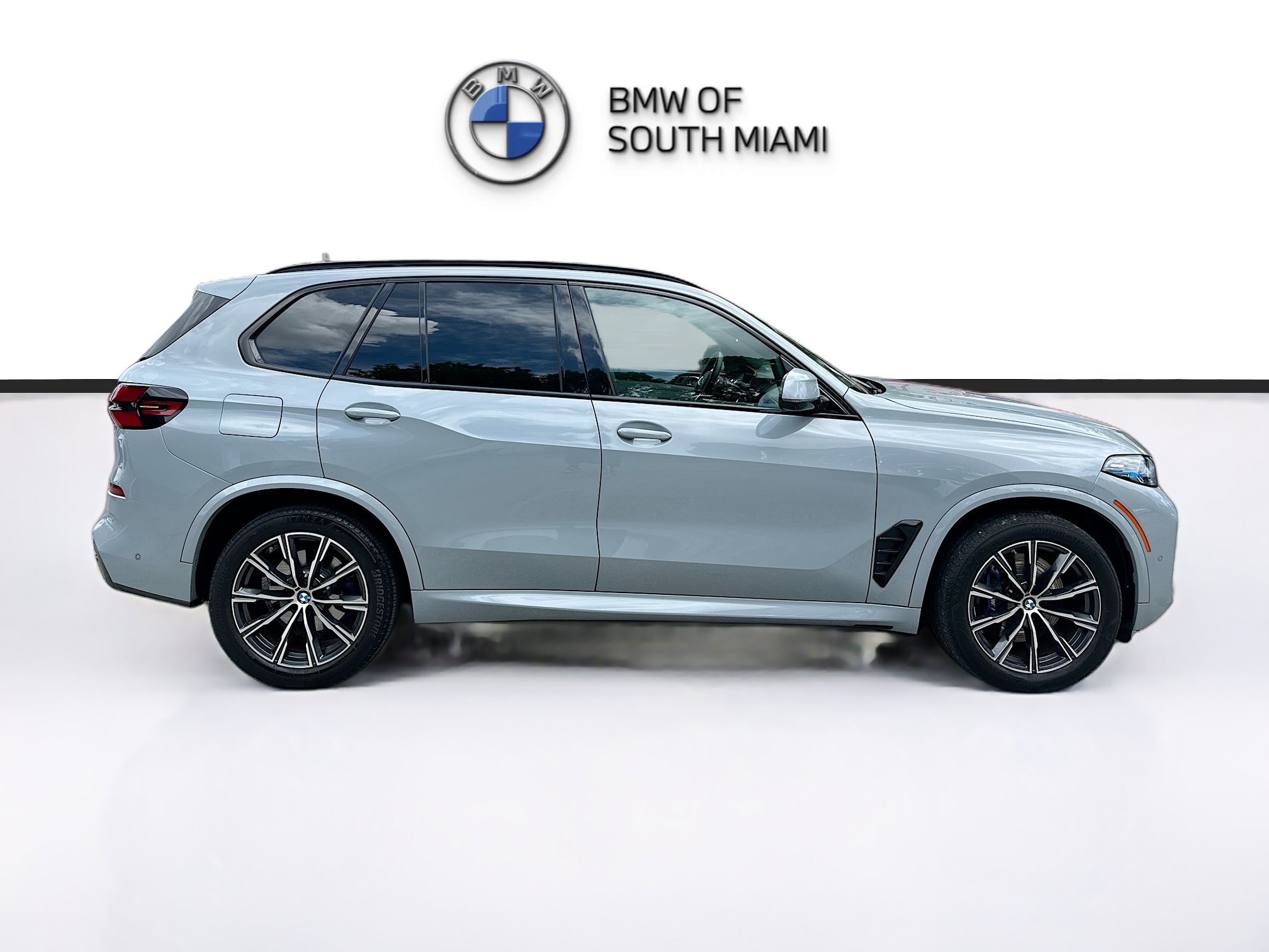 Certified 2024 BMW X5 xDrive40i w/ M Sport Package AWD/4WD image 8