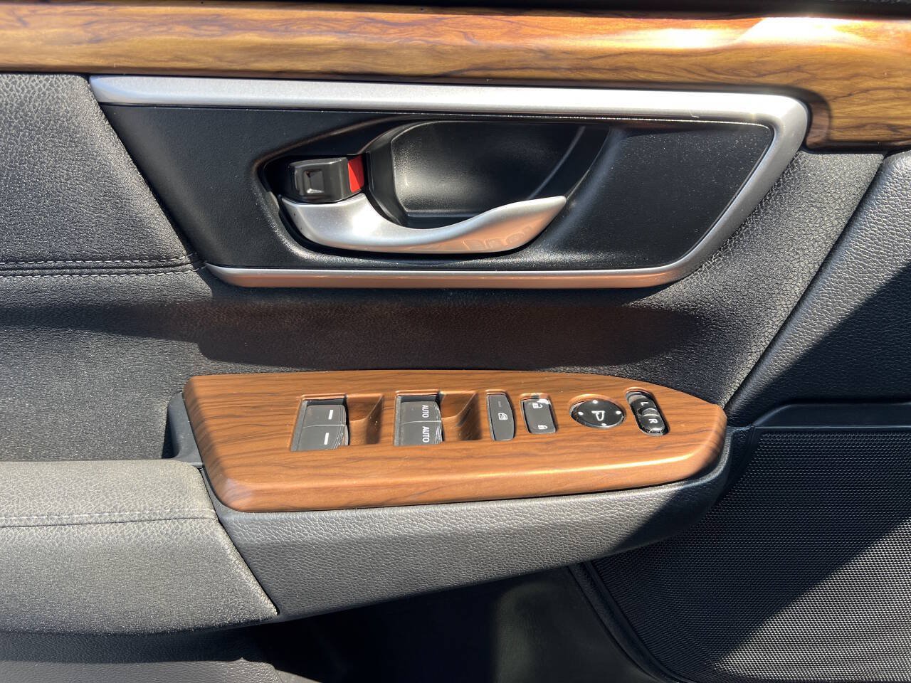 Used 2018 Honda CR-V EX image 9