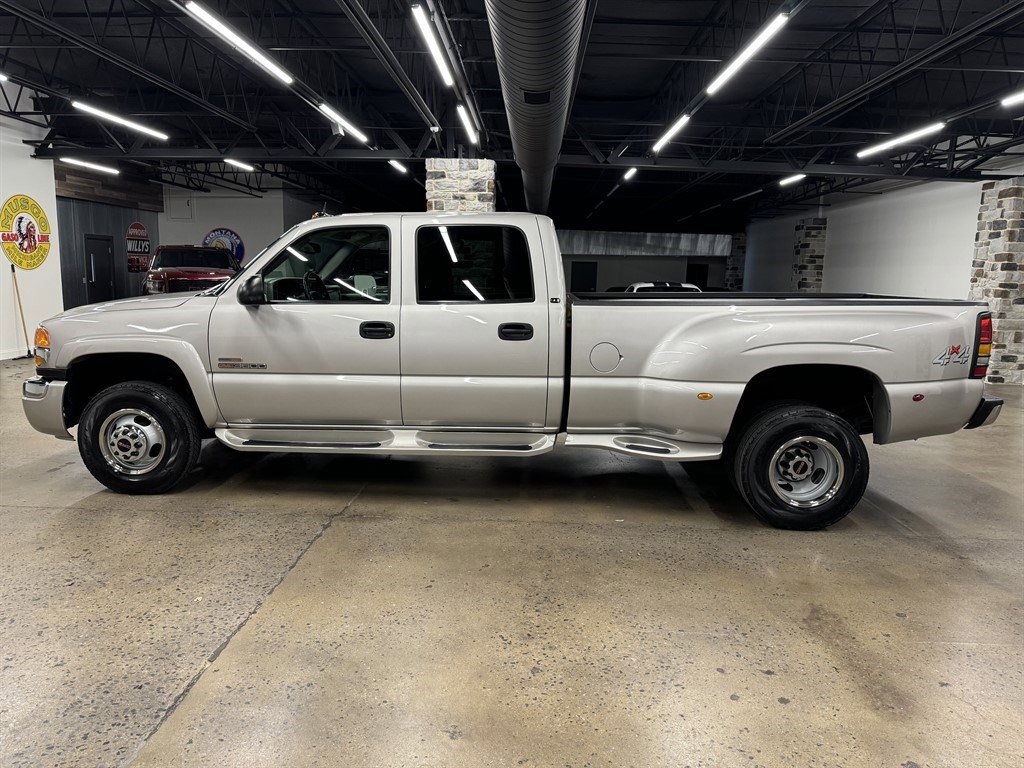 Used 2005 GMC Sierra 3500 SLT w/ Heavy-Duty Power Package AWD/4WD image 4