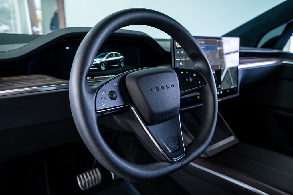 Used 2024 Tesla Model X image 34