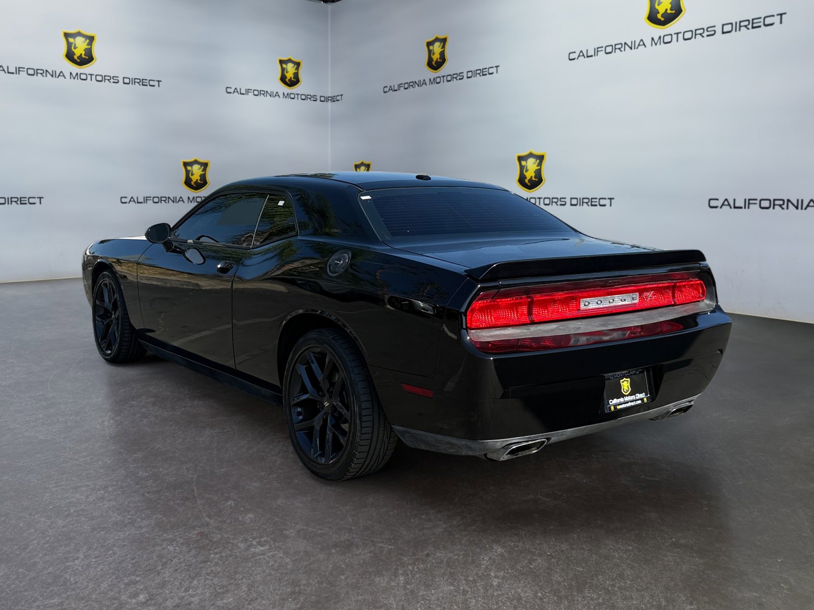 Used 2014 Dodge Challenger R/T image 3