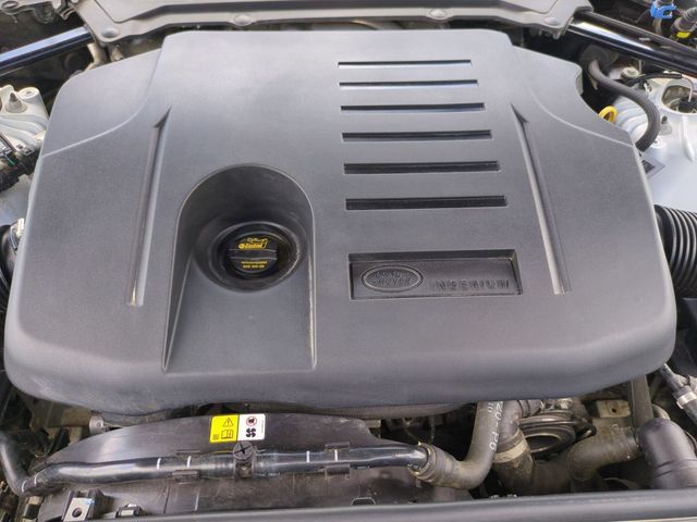 Used 2025 Land Rover Discovery Dynamic SE AWD/4WD image 20