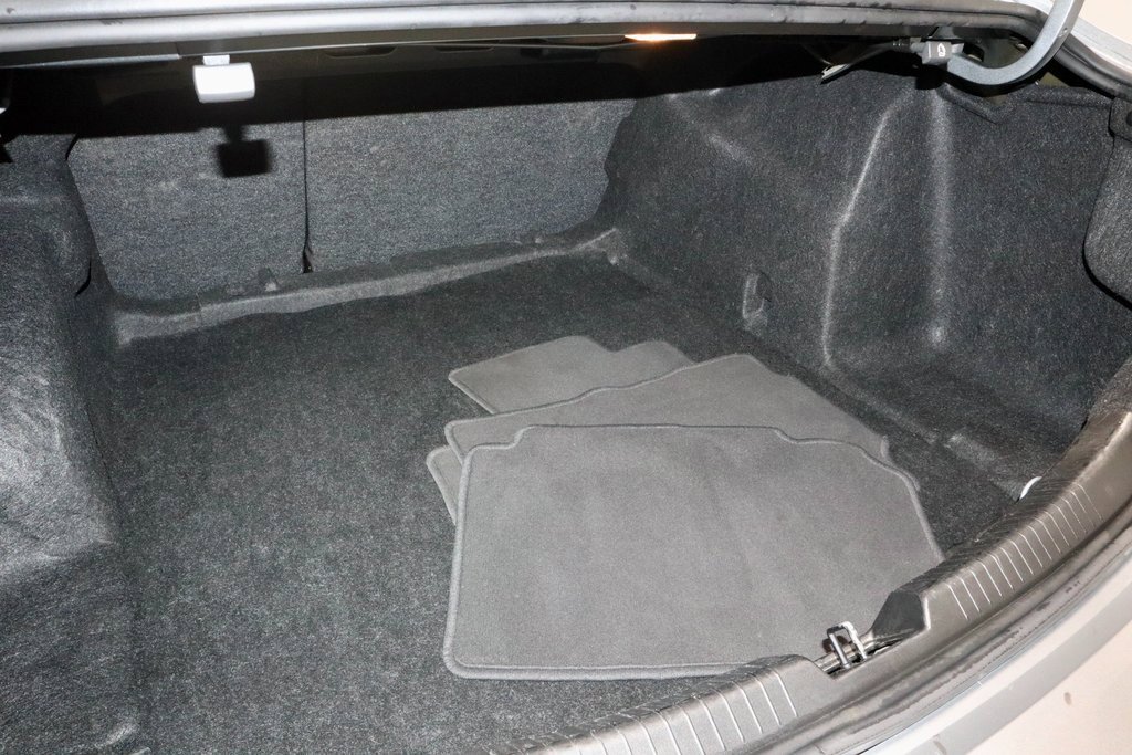 Used 2024 Chevrolet Malibu LT image 15