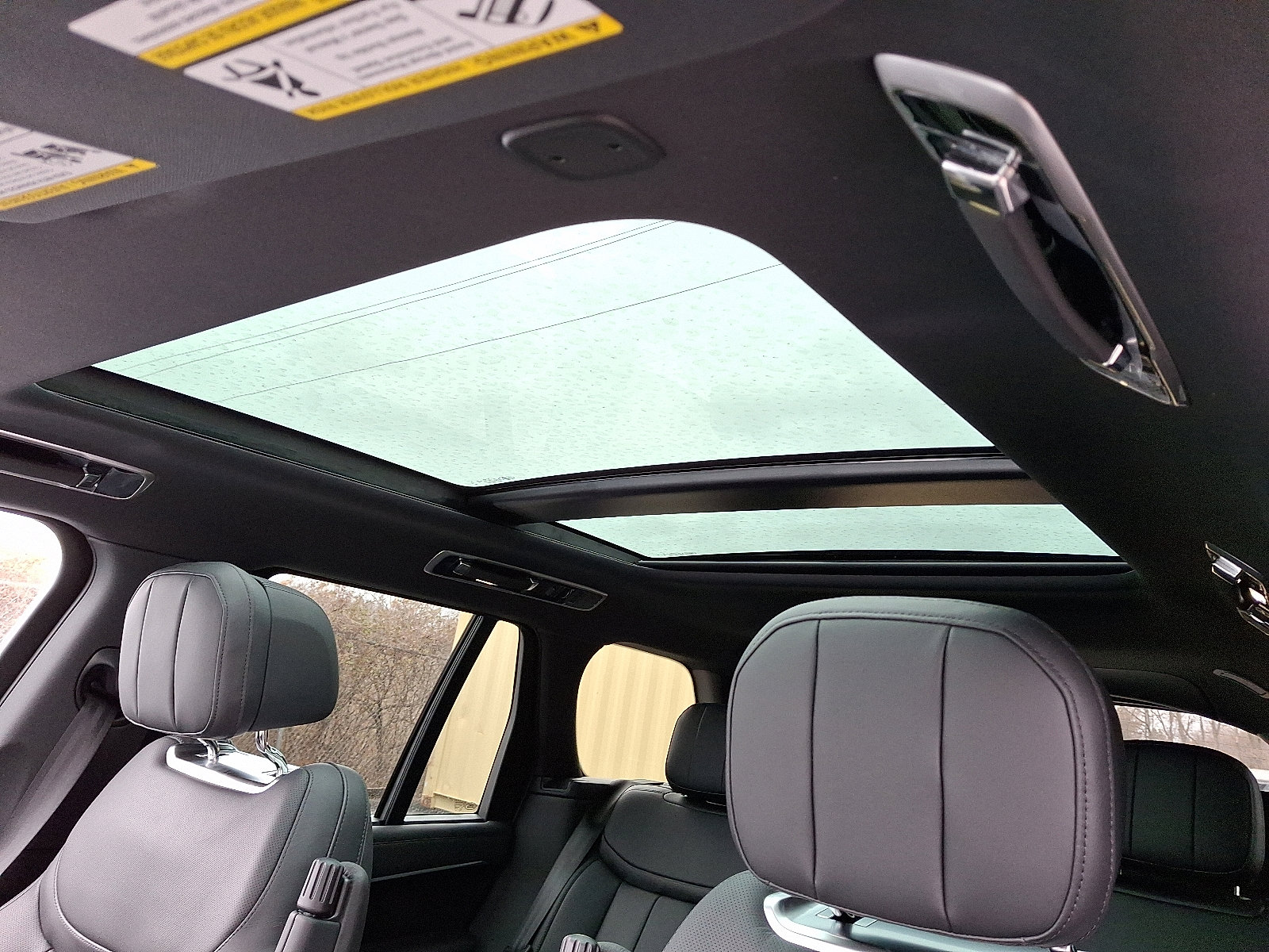 New 2025 Land Rover Range Rover SE image 11