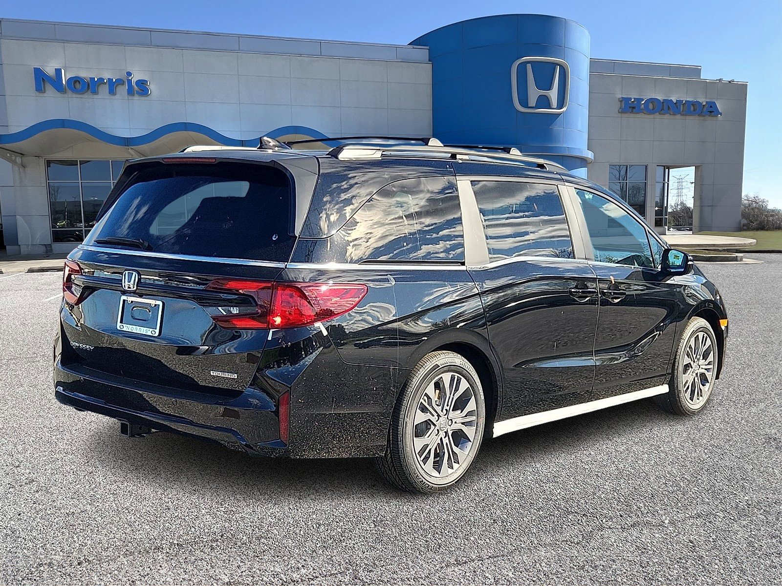 New 2026 Honda Odyssey Touring image 4