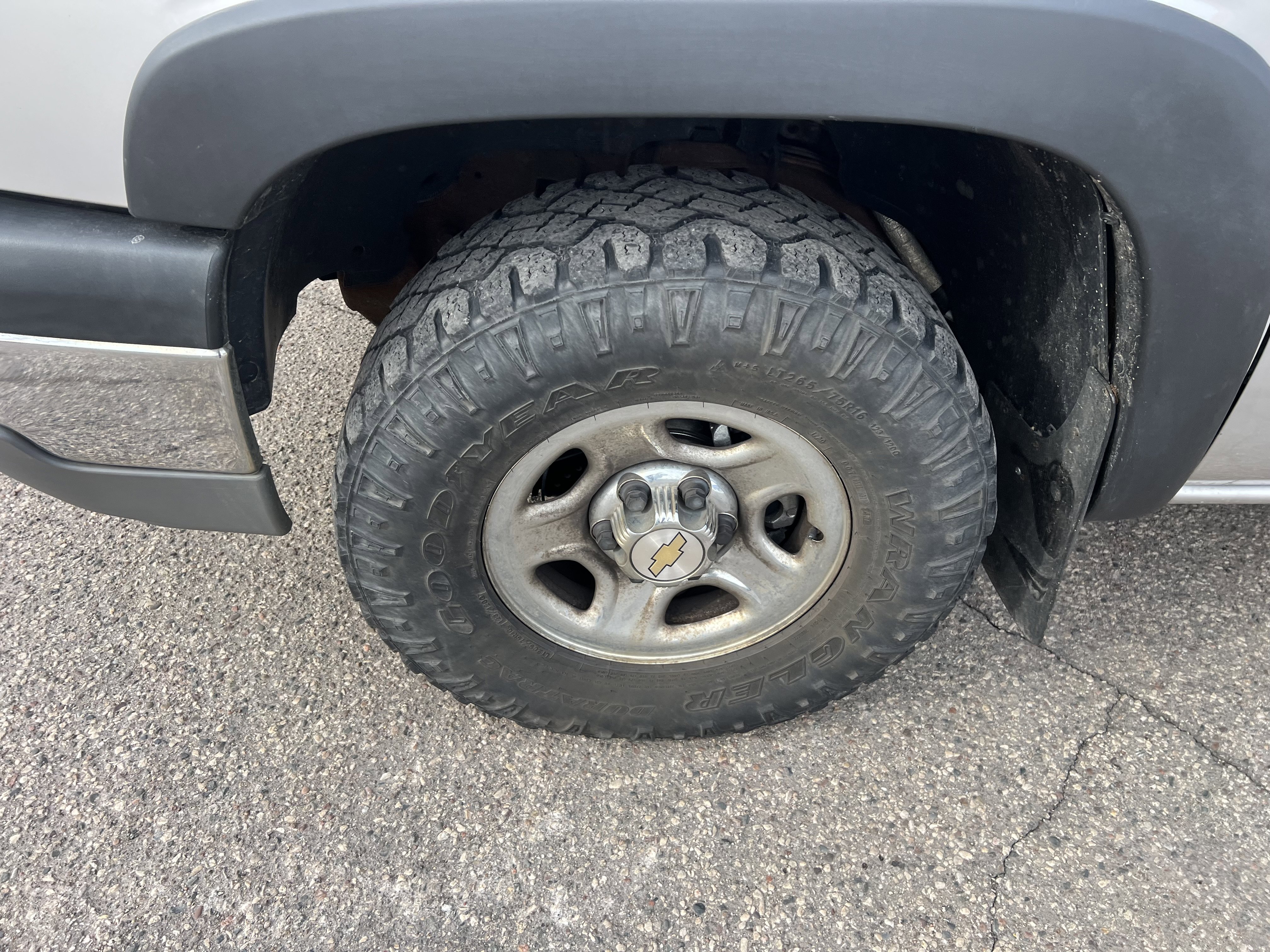 Used 2004 Chevrolet Silverado 1500 LS image 4