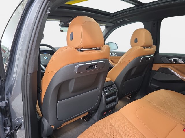 Certified 2024 BMW X5 xDrive40i w/ Premium Package AWD/4WD image 10