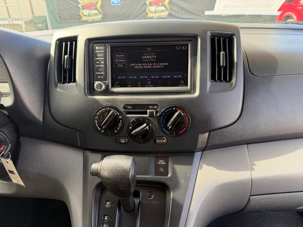 Used 2021 Nissan NV200 SV w/ Sliding Door Glass Package image 34