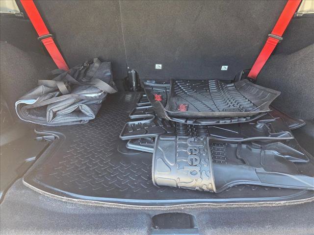 Used 2017 Jeep Wrangler Unlimited Rubicon image 6