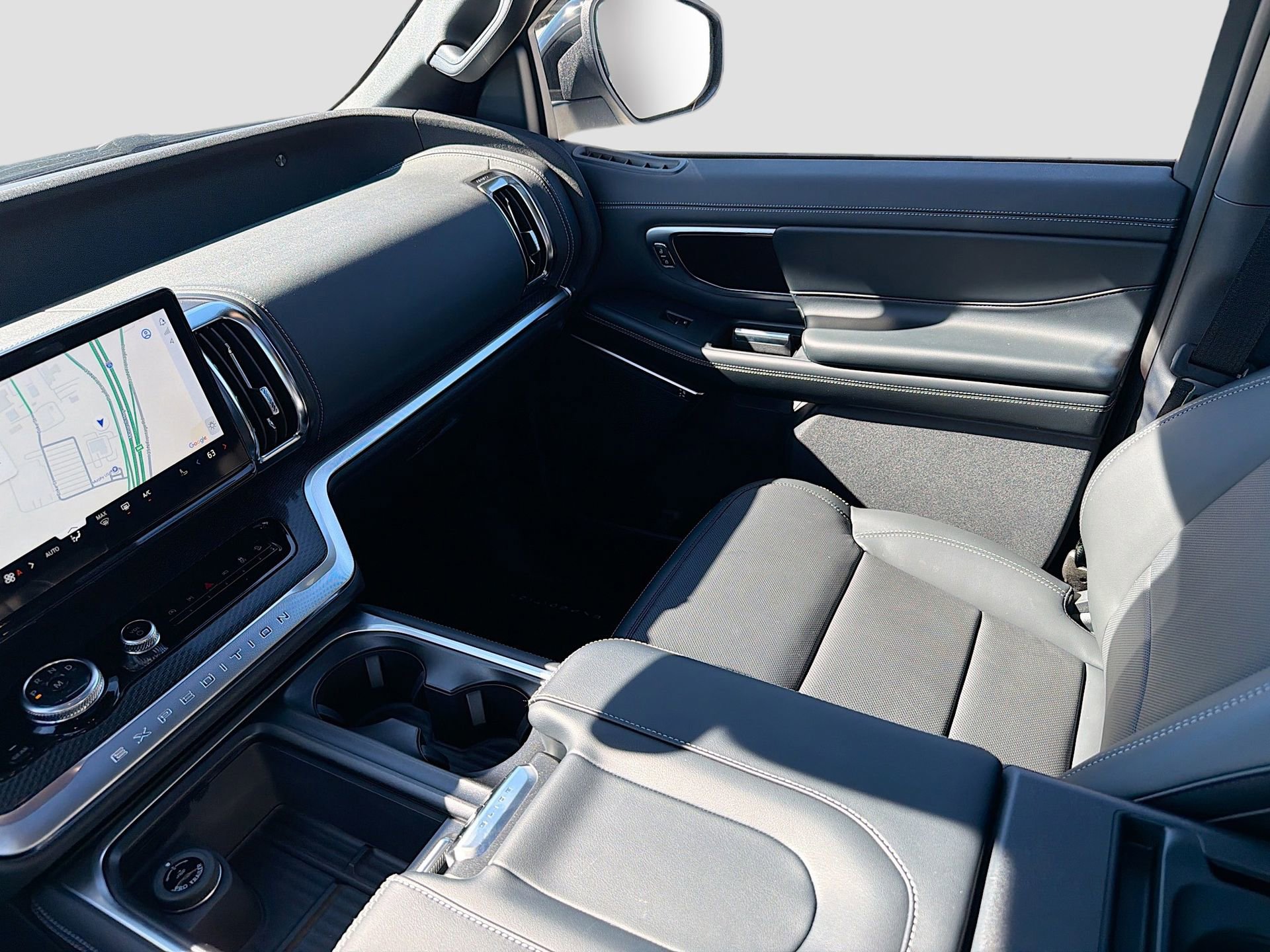 New 2026 Ford Expedition Platinum w/ Stealth Appearance Package image 32