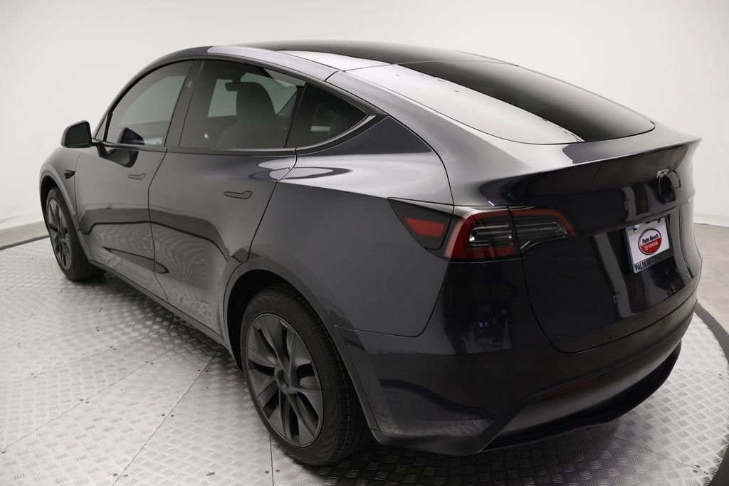 Used 2025 Tesla Model Y Long Range RWD image 11