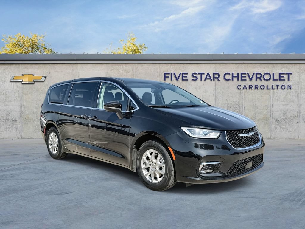 Used 2023 Chrysler Pacifica Touring-L FWD video 1