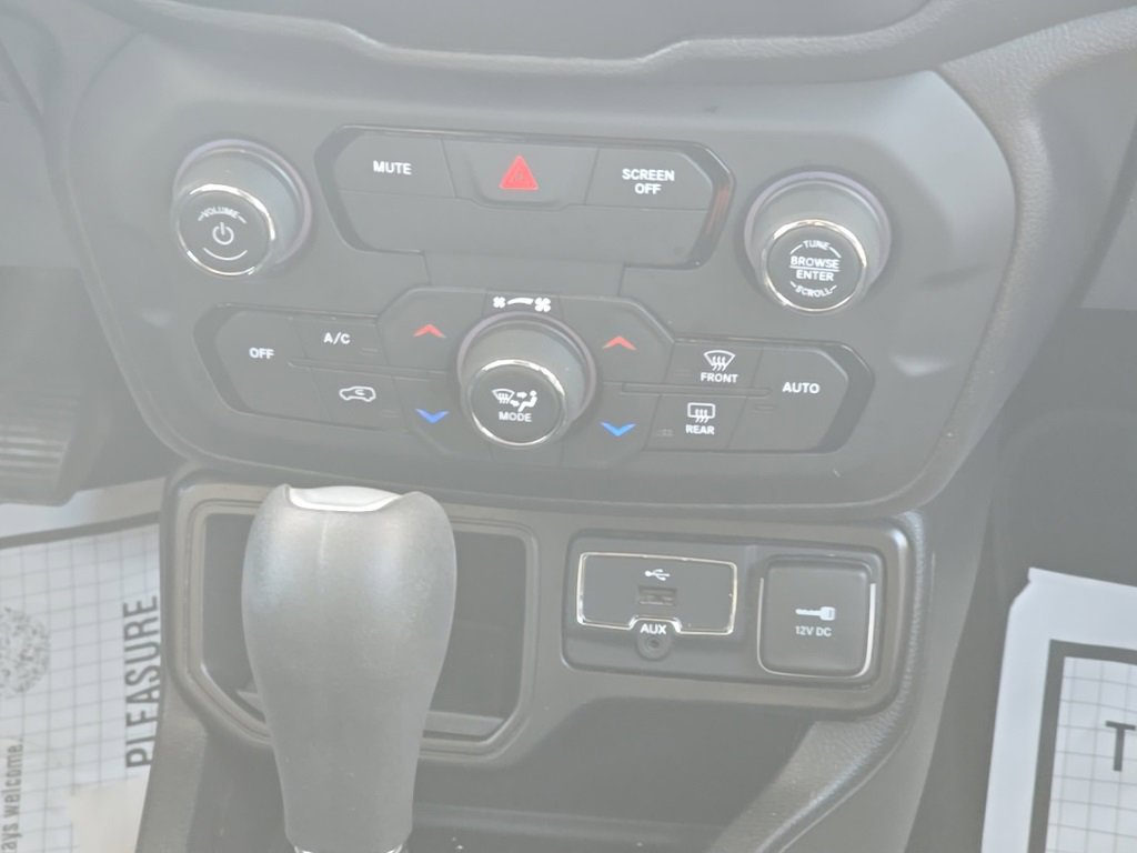 Certified 2019 Jeep Renegade Latitude image 28