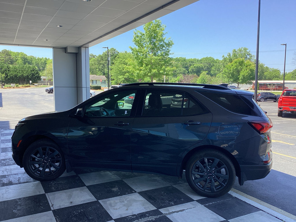 Used 2022 Chevrolet Equinox RS w/ LPO, Floor Liner Package FWD image 6