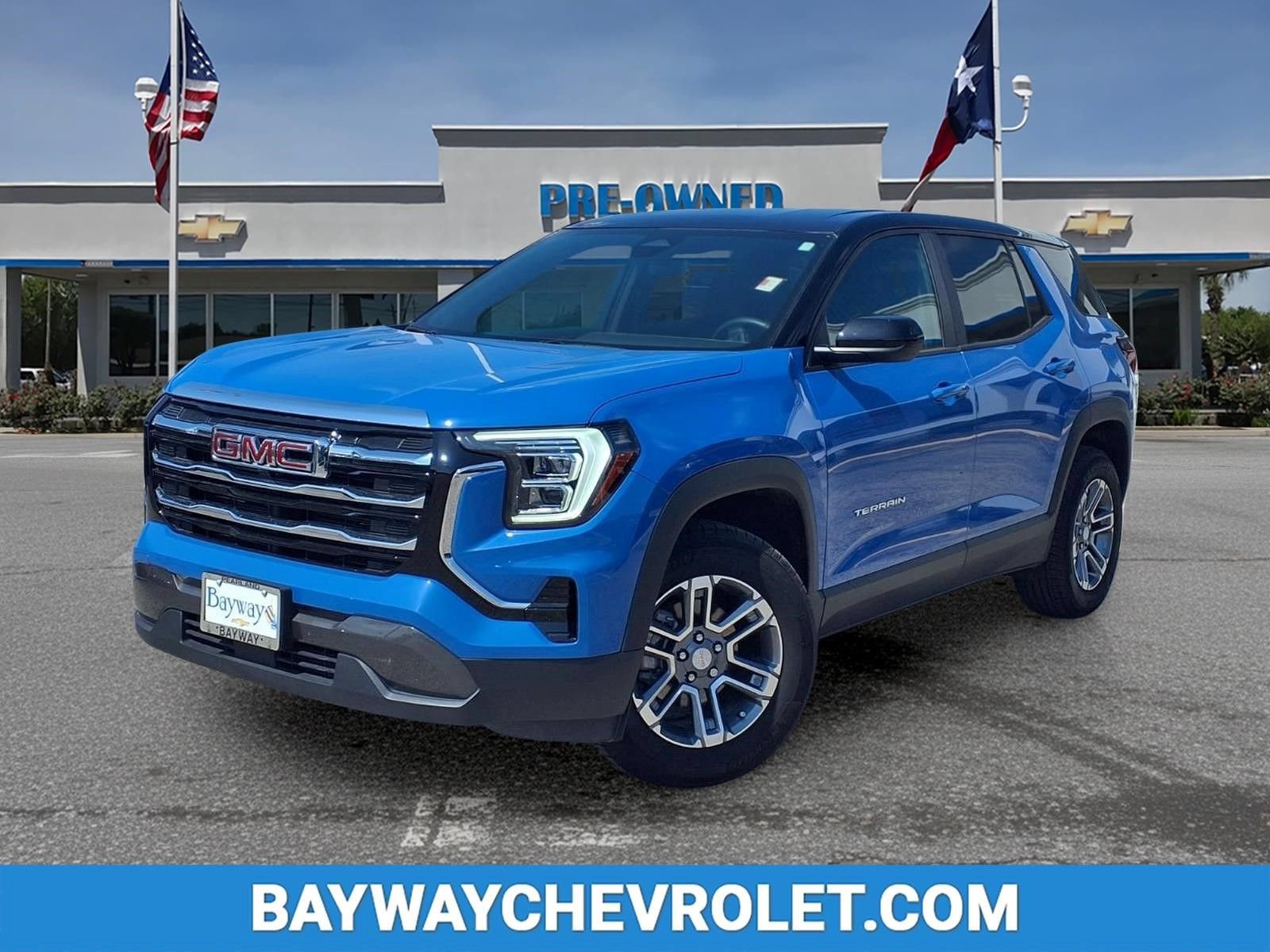 Used 2025 GMC Terrain Elevation AWD/4WD image 1