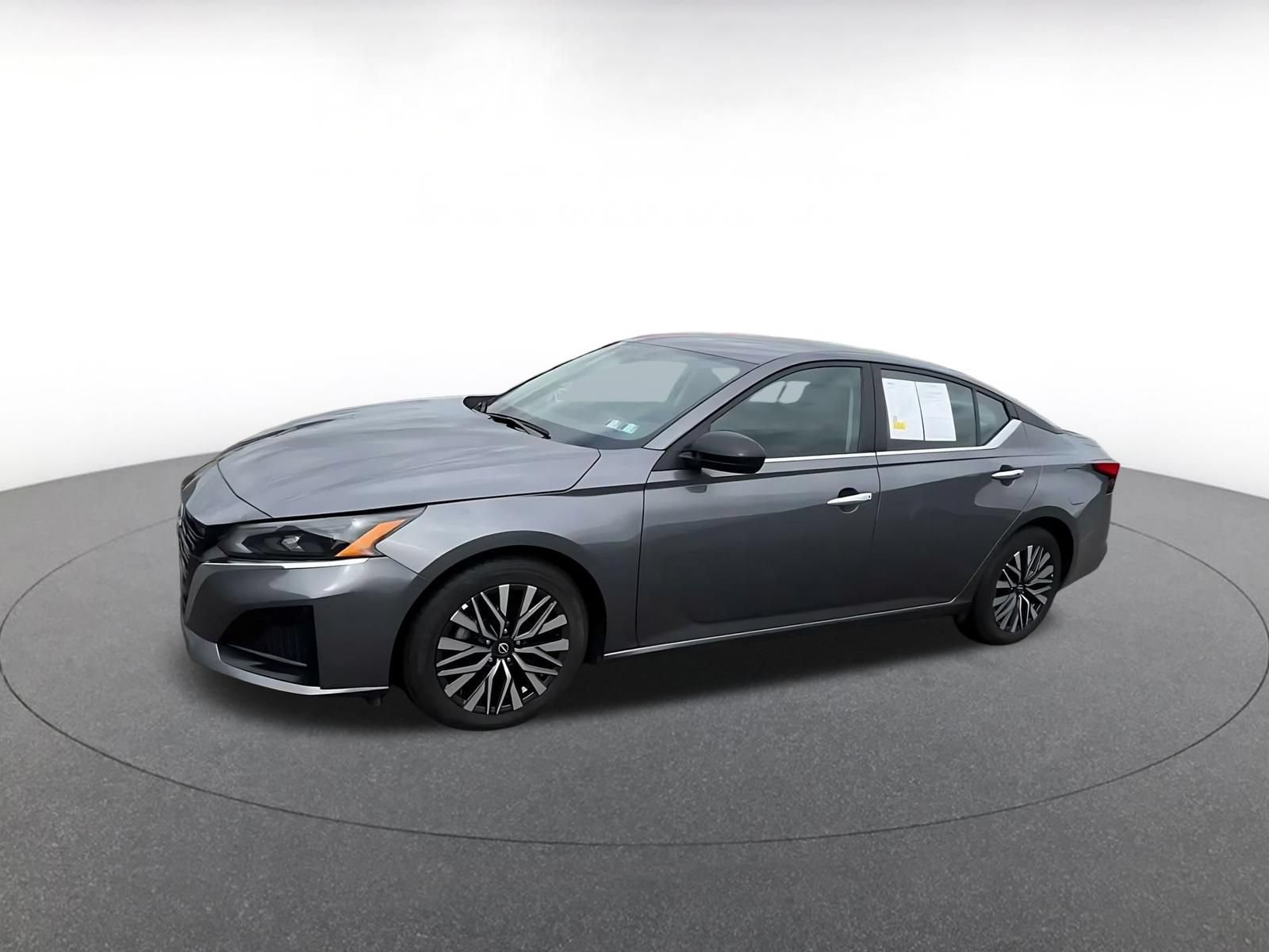 Used 2025 Nissan Altima 2.5 SV FWD image 7