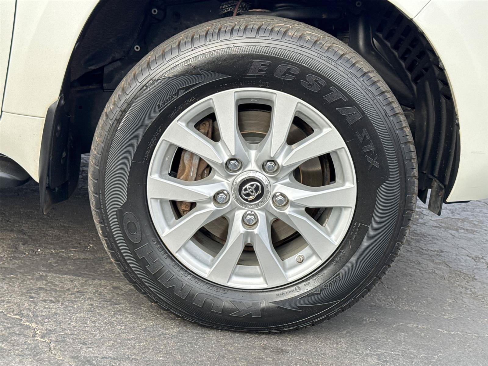 Used 2016 Toyota Land Cruiser AWD/4WD image 6
