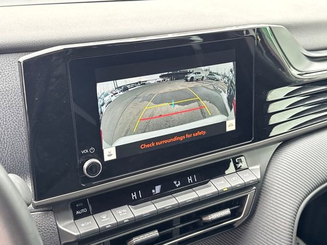 Used 2025 Toyota Camry SE w/ Convenience Package image 19