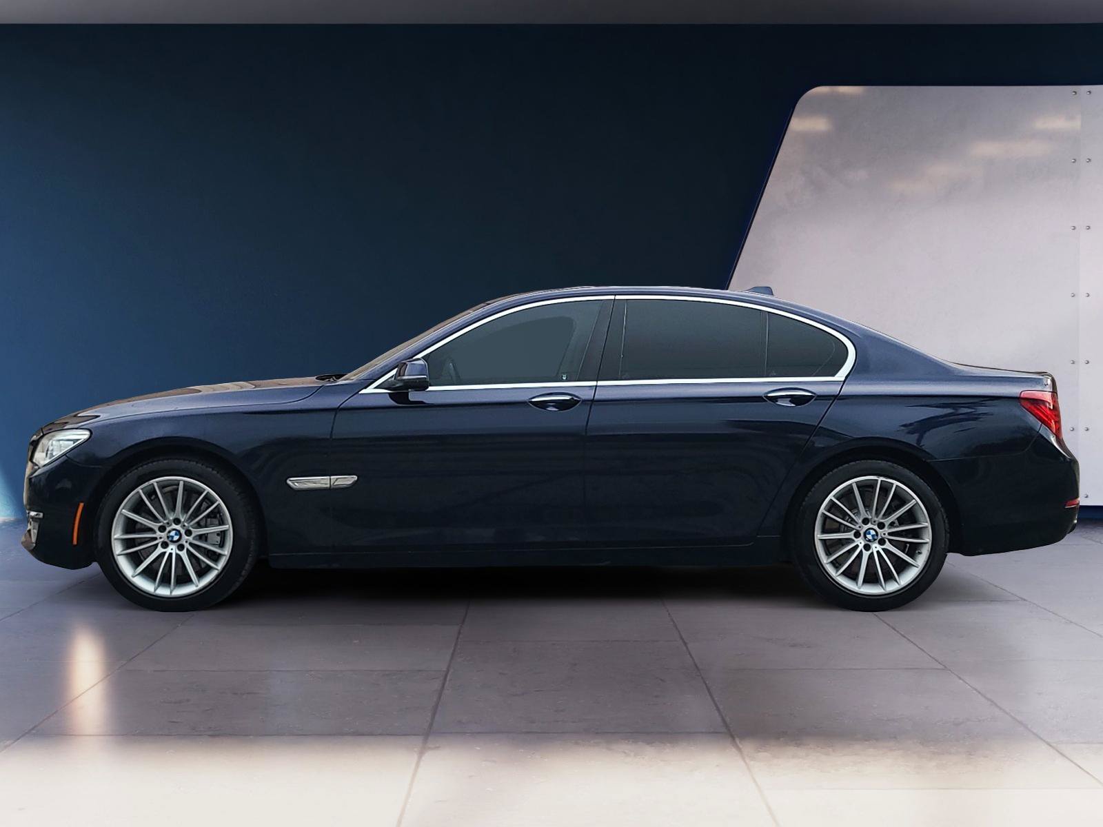 Used 2015 BMW 750i RWD image 2