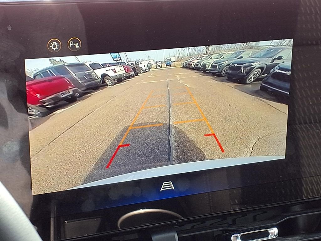 Used 2026 Chevrolet Equinox LT image 18