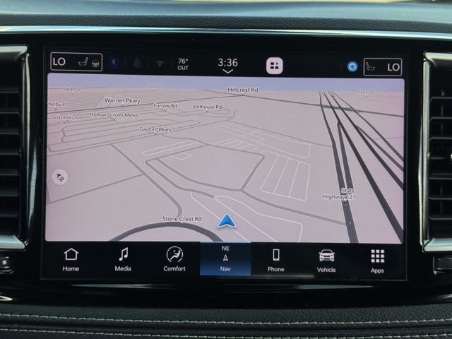 Used 2025 Chrysler Pacifica Limited FWD image 19