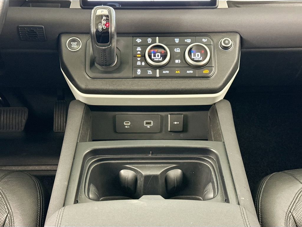 Used 2023 Land Rover Defender 90 S image 12