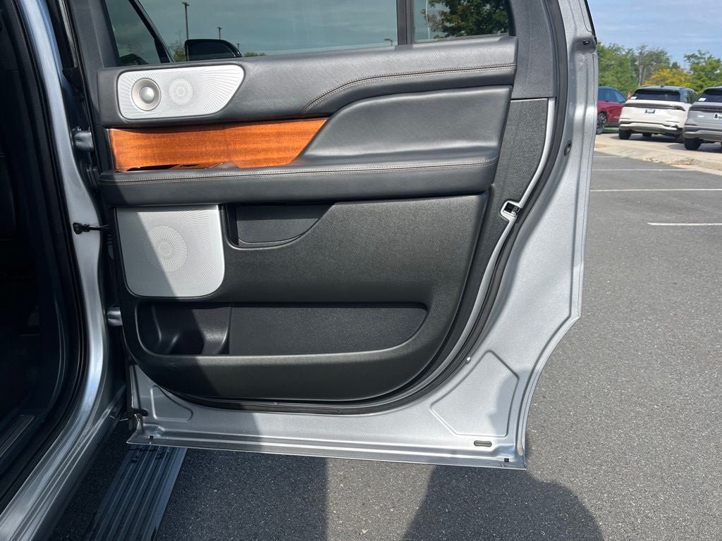 Certified 2023 Lincoln Navigator L Black Label AWD/4WD image 21