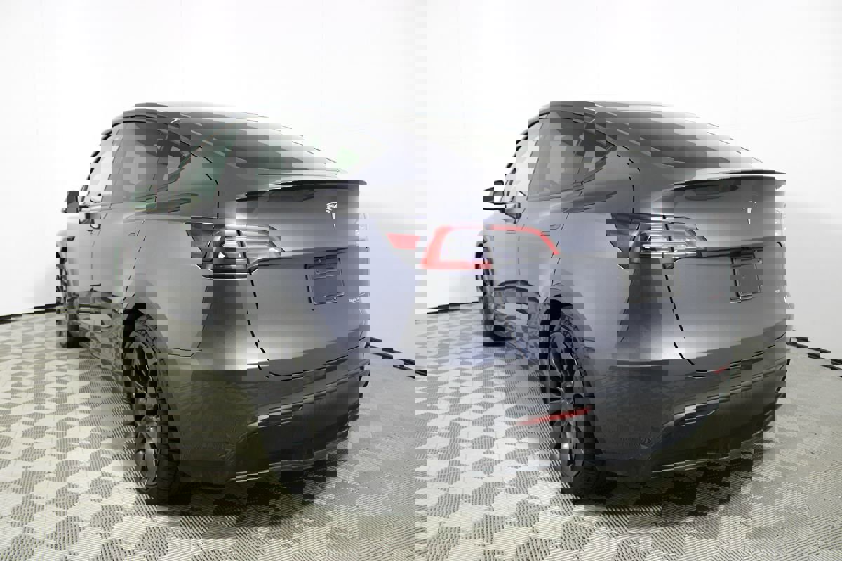 Used 2023 Tesla Model Y Performance image 32