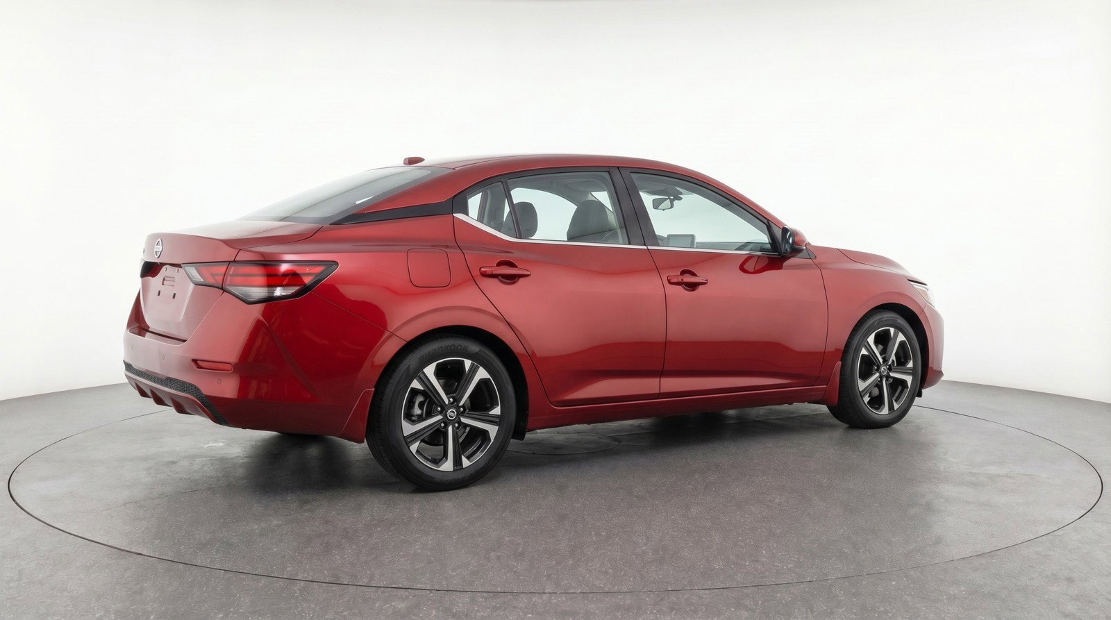 Used 2025 Nissan Sentra SV FWD image 9