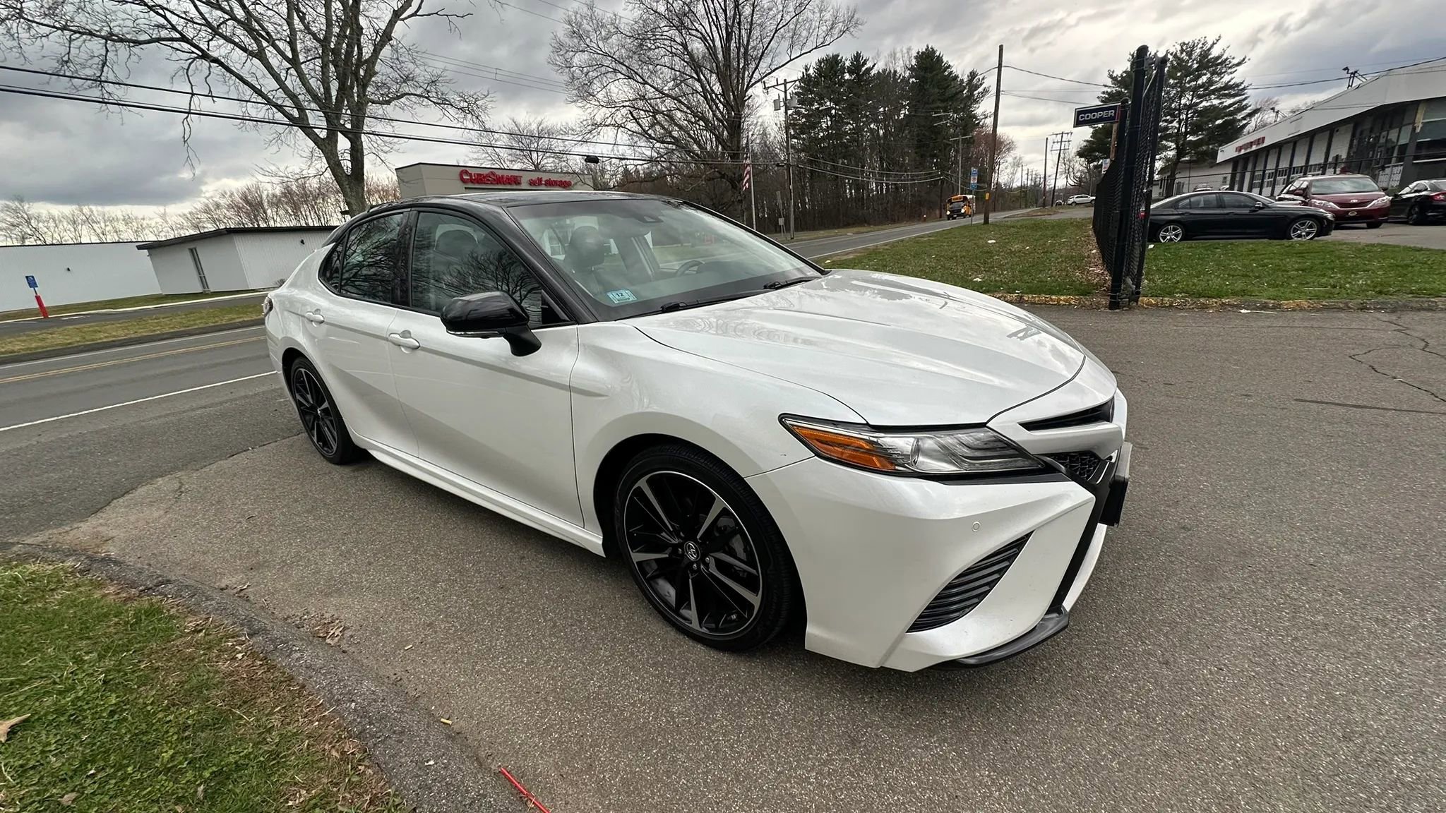Used 2018 Toyota Camry XSE w/ Driver Assist Package FWD image 3