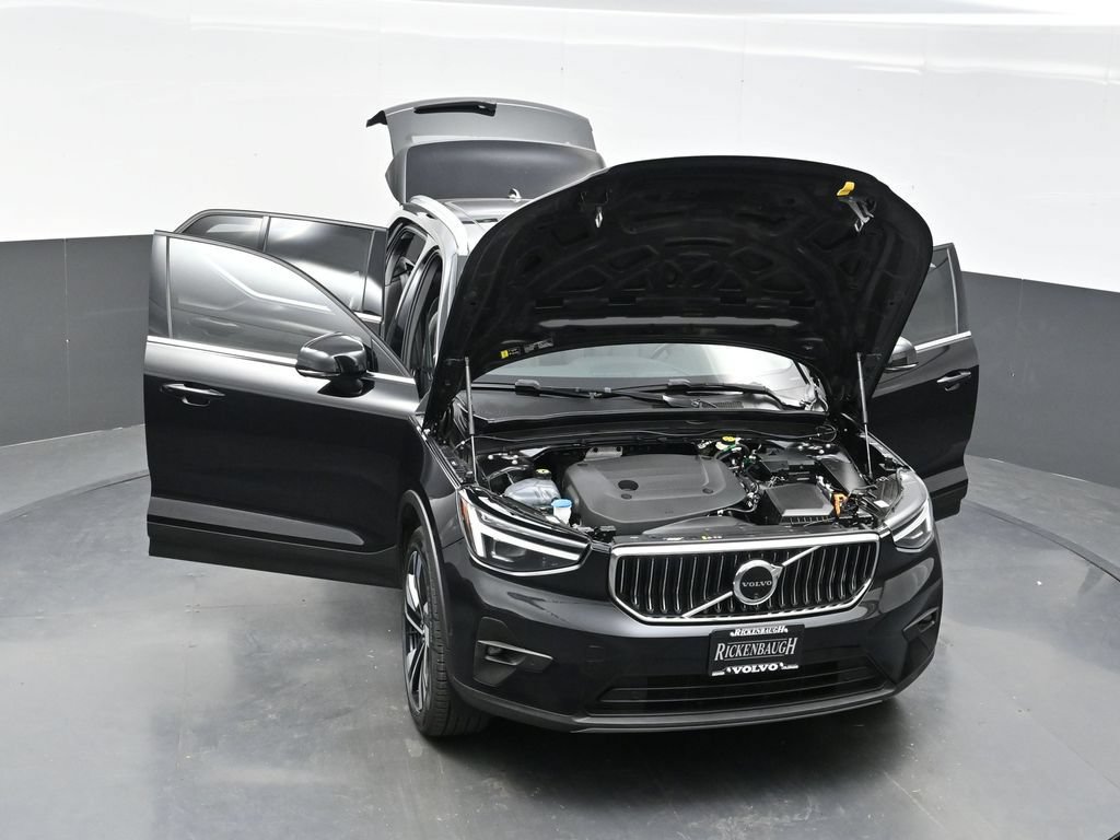 Used 2024 Volvo XC40 B5 Ultimate w/ Protection Package Premier AWD/4WD image 39