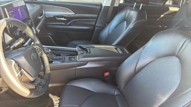 Used 2024 Toyota Grand Highlander XLE image 13