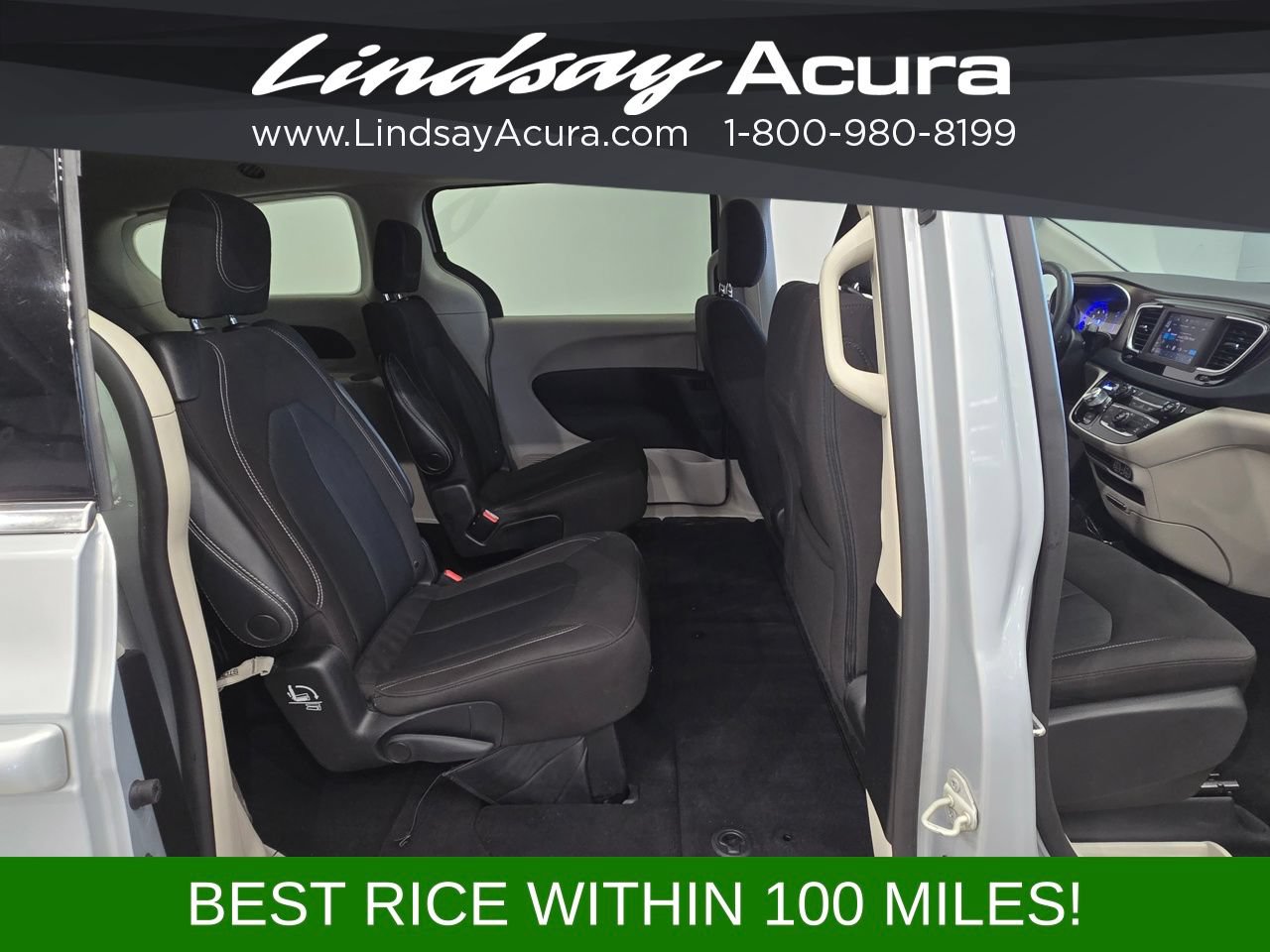 Used 2023 Chrysler Voyager LX FWD image 9