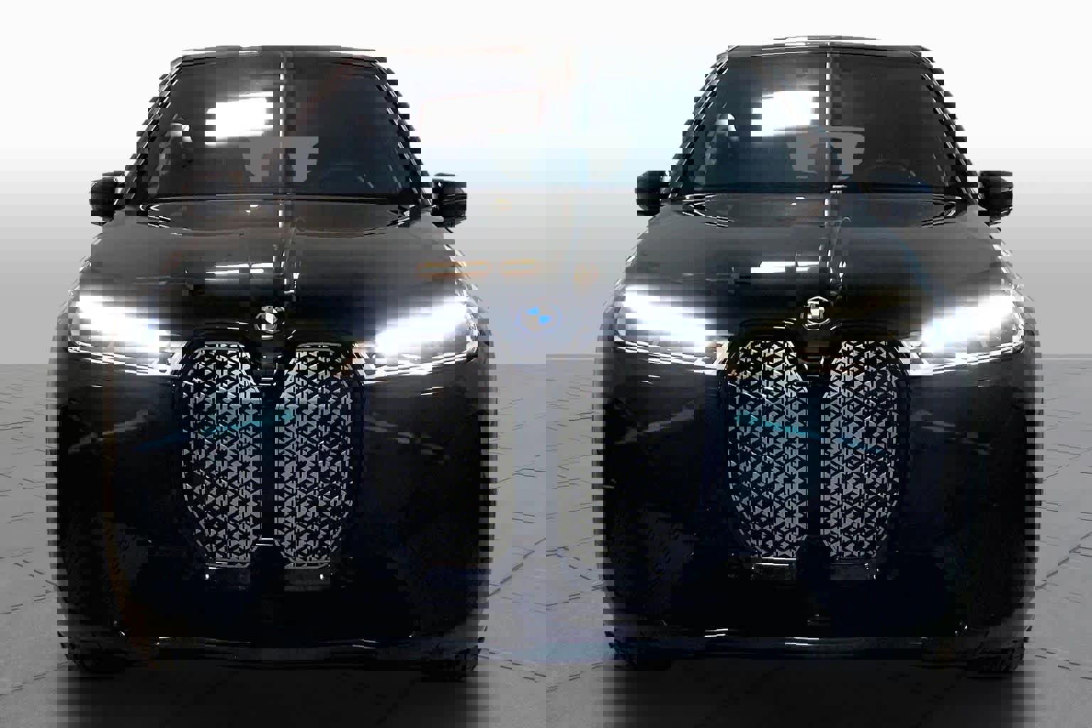 Certified 2023 BMW iX xDrive50 w/ Premium Package image 3