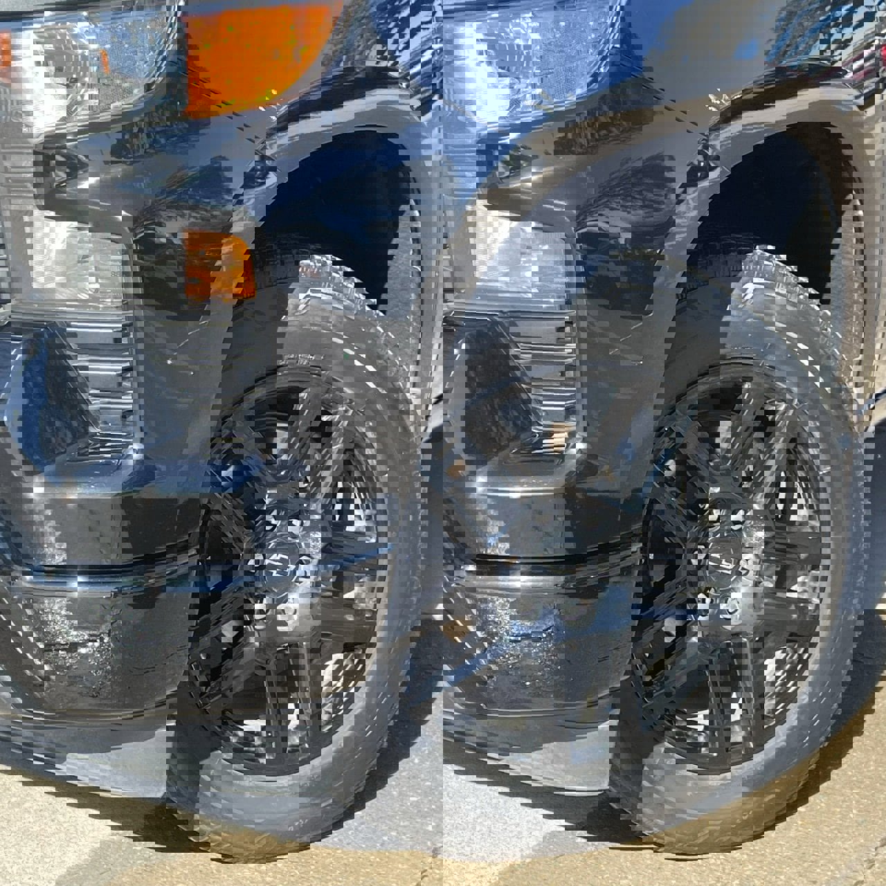 Used 2023 Chevrolet Silverado 1500 Custom image 9