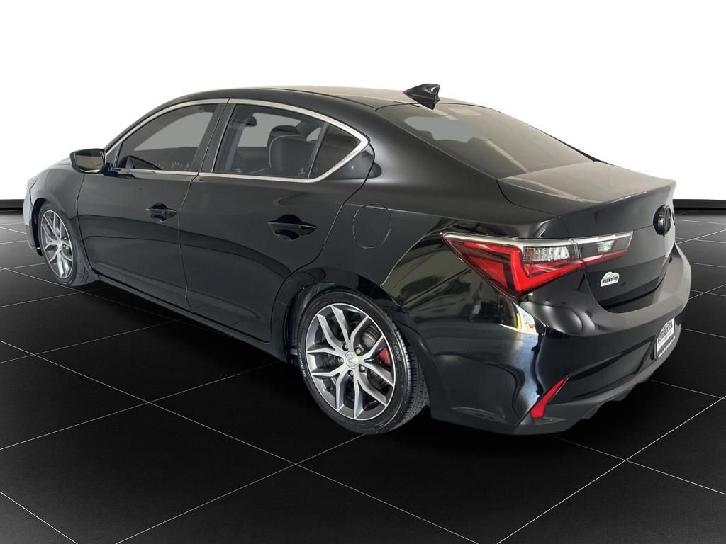 Used 2019 Acura ILX w/ Technology Package FWD image 3